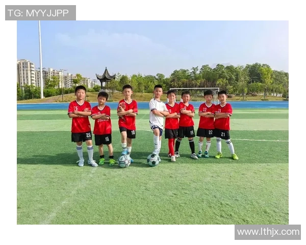 足球明星荣耀时刻回顾精彩获奖解说视频带你重温辉煌瞬间